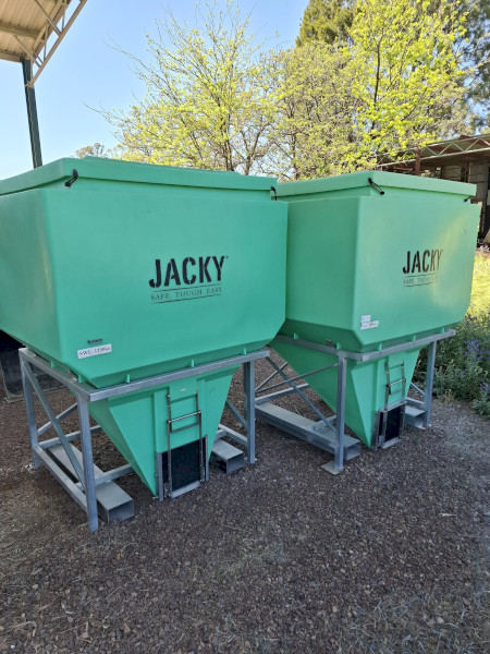 Jacky Bin x 2