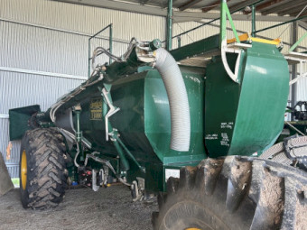 2014 Simplicity 13000L Air Seeder