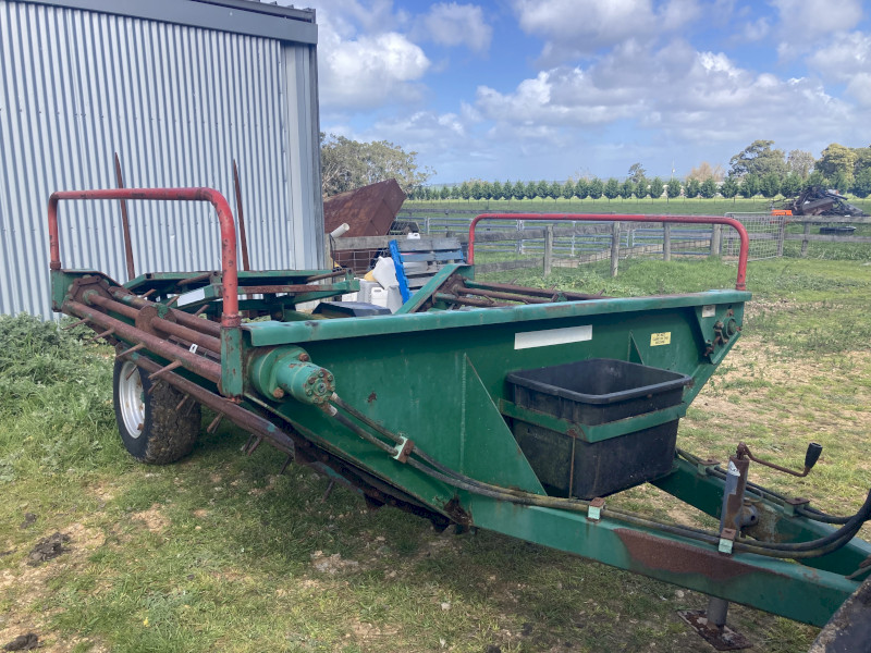 True line TwinBale Feeder