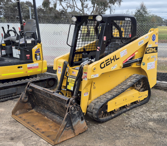 Gehl RT105 Positrack Loader with 4 in 1 Bucket