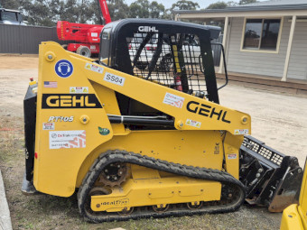 Gehl RT105 Positrack Loader with 4 in 1 Bucket
