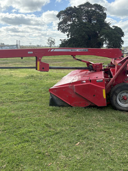  1372 massey mower conditioner 