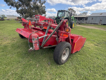 1372 massey mower conditioner 