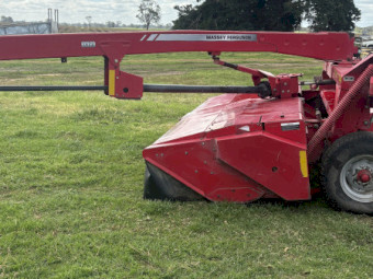  1372 massey mower conditioner 