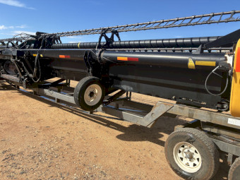 2010 MacDon D65 45ft Draper Front