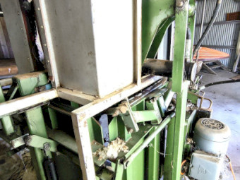 LISTER DELTA WOOL PRESS SELF PINNING WOOL PRESS SHEARING SHED LISTER DELTA HYDRAULIC BALE PRESS