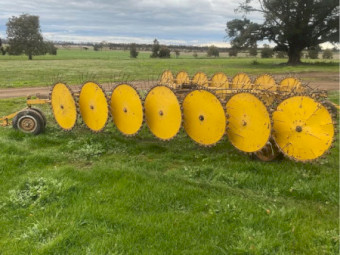 Mobilco Bamford One Way Hay Rakes