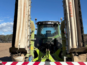 2019 Fendt 828 Vario and Claas Triple mowers