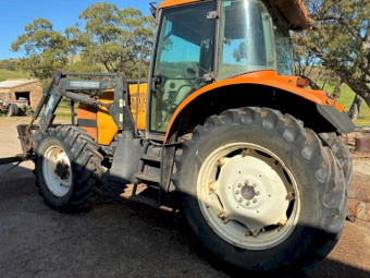 Renault Ares 616RZ Tractor with Loader