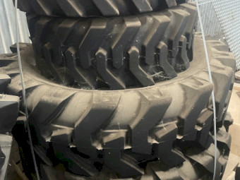 CAMSO TYRES 12.8-18 & 16.9-28