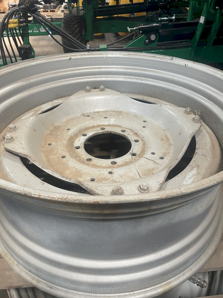 Rear Tractor Rims DWL 18x42 Qty 2