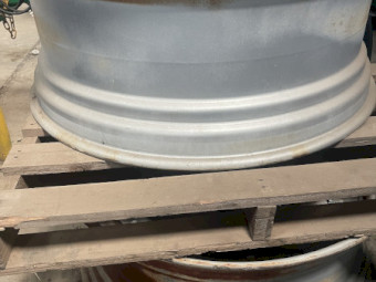 Rear Tractor Rims DWL 18x42 Qty 2