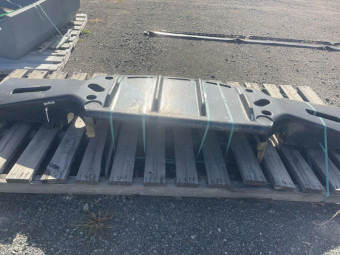 Steiger Front Weight Bracket