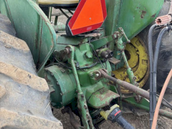 John Deere 2130