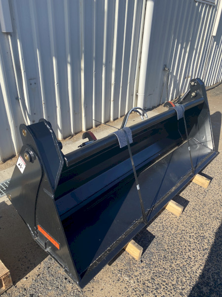 Challenge 2160mm 4 in 1 MLC Bucket