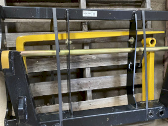 Challenge Pallet Forks Essential Series 125MCPF 2500kg 1040mm Spikes AUS Hitch