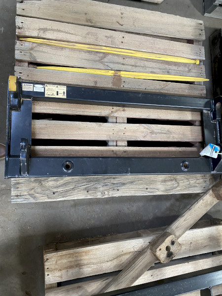 Challenge Bale Spike Round Essential Series C1 2 x 1100mm Tines E-120RBS