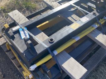 Challenge Bale Spikes Essential Series E-120RBS C1 2 x 1100mm Tines