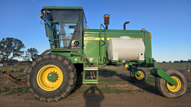 2006 John deere 4995 Windrower 
