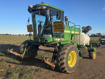 2006 John deere 4995 Windrower 