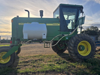 2006 John deere 4995 Windrower 