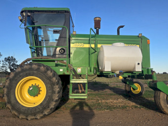 2006 John deere 4995 Windrower 