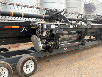 Macdon D65 40’ front and trailer