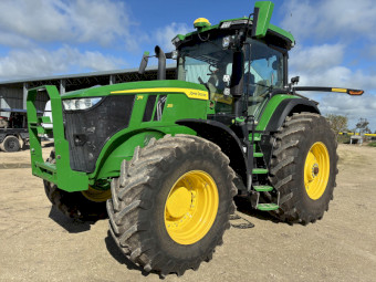 John Deere 7R 210 Signature Edition Tractor with 700M Loader
