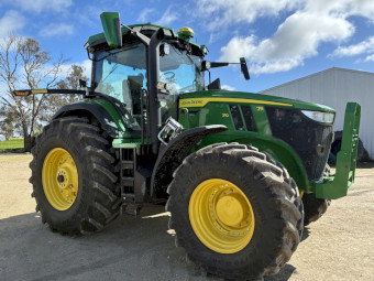 John Deere 7R 210 Signature Edition Tractor with 700M Loader