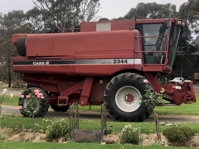 2000 Case IH 2344 Header with Front