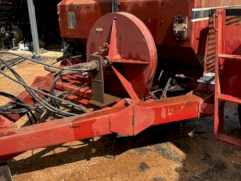 International 5700 Air Cart + PJ Green Small Seeds Box and Hoses