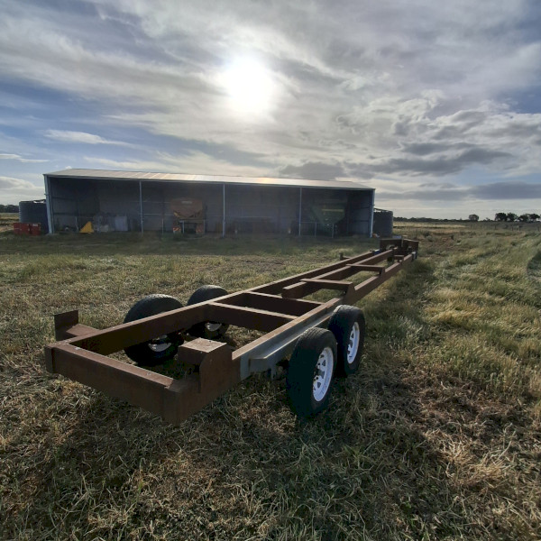 Comb trailer
