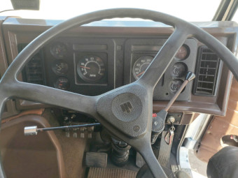 1988 International T Line 2670 Crane Truck