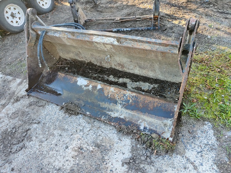 Loader Frame & 4in1 Bucket