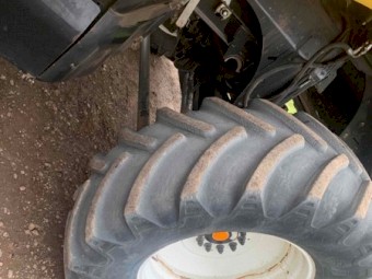 2003 New Holland CR 960 Header