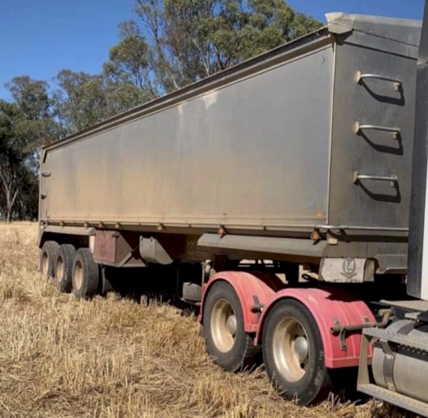 WANTED Tri Axle Tipper