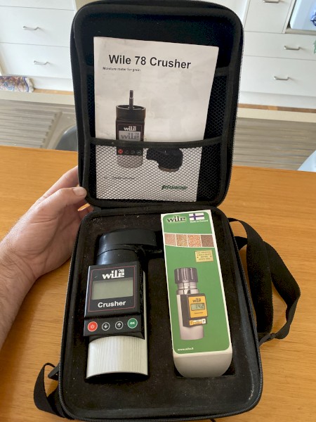 Wile 78 Grain Moisture Meter Crusher