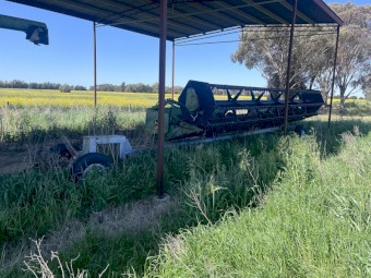 John Deere 9600 Header with 930 Front