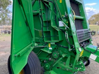 John Deere 460M Round Baler