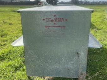 Bromar Lick Feeders