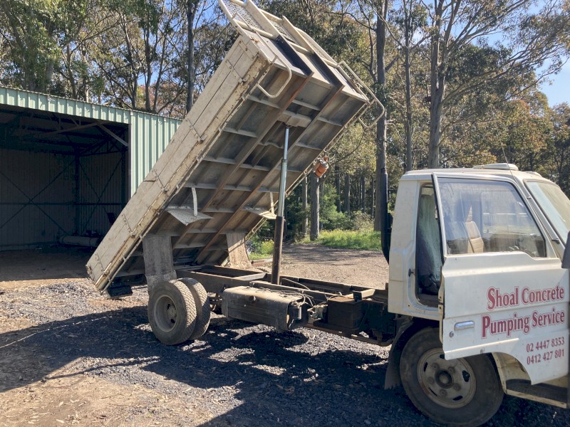 1984 Mazda T3000 tipper