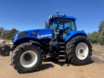 2011 New Holland T8.275 Tractor