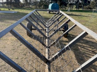Hay feeder/trailer