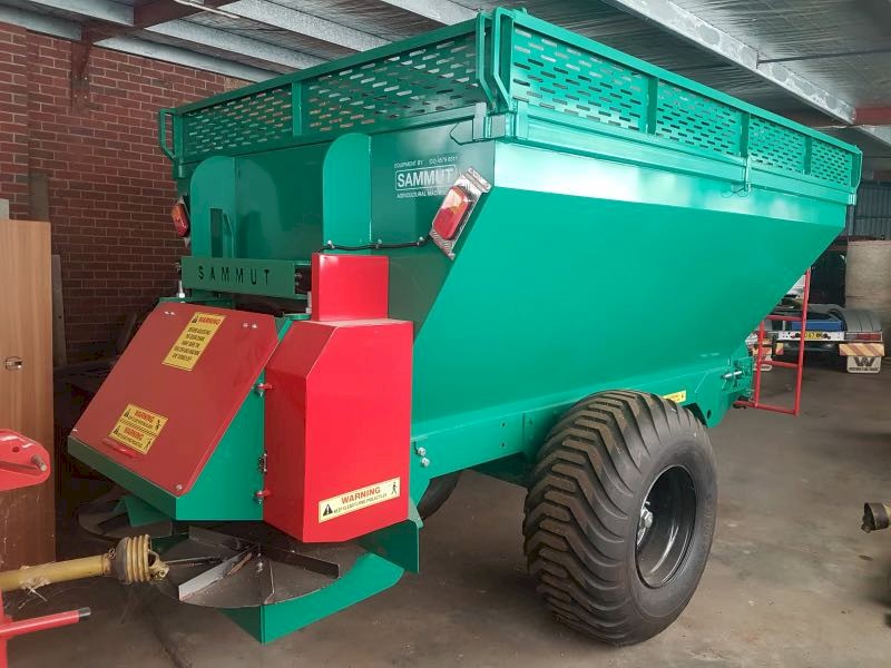 Sammut 10 Ton Spreader with hungry boards