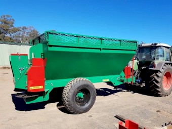 Sammut 10 Ton Spreader with hungry boards