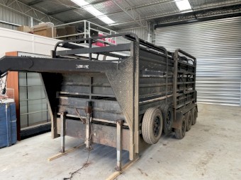 stock trailer goose neck