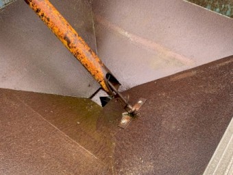 twin bin trailing sheep feeder