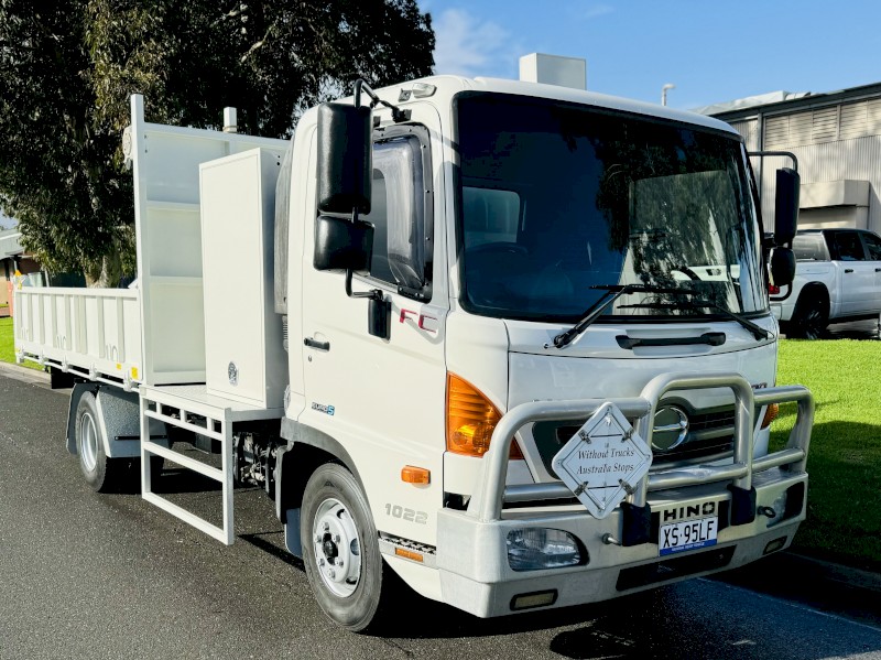 2016 Hino FC 500 3 Way Tipper