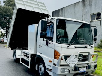 2016 Hino FC 500 3 Way Tipper