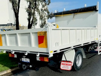 2016 Hino FC 500 3 Way Tipper